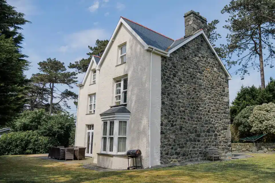 Holiday cottage to sleep up to 10 people in Barmouth