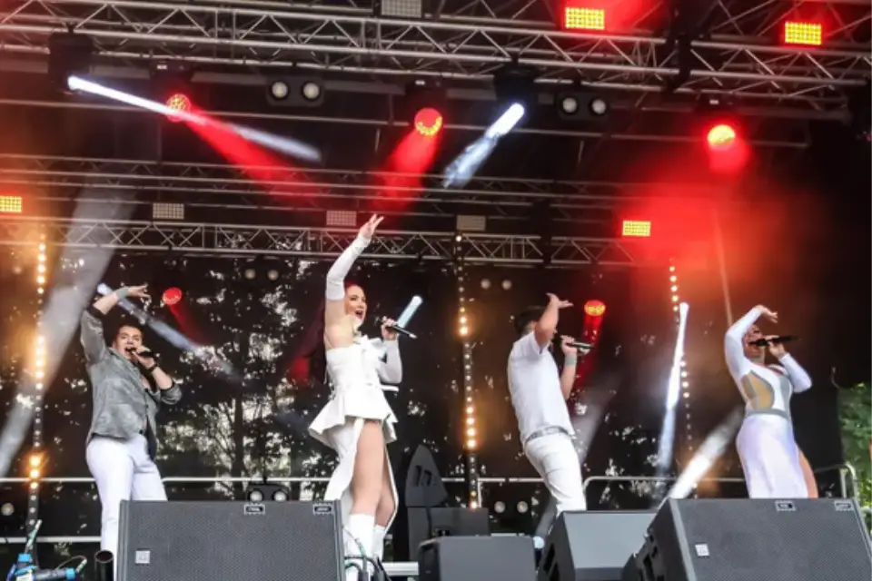 Stepz The Experience - UK Tirbute to Steps